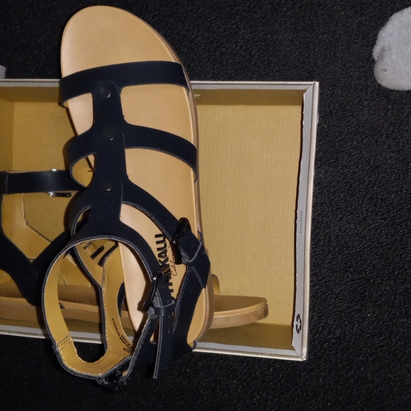 Sandals - Picture 5 of 6